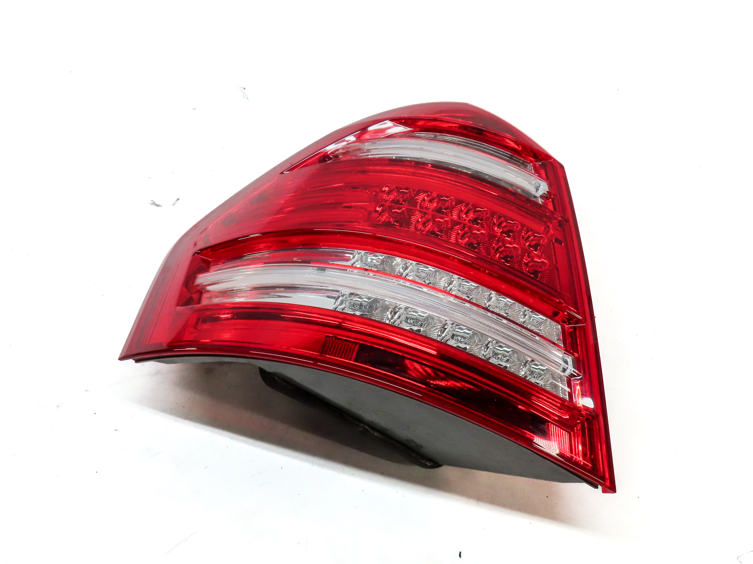 2010-2012 MB GL350 GL450 GL550 (X164) LEFT DRIVER TAILLIGHT BRAKE LIGHT LAMP — exact item pictured